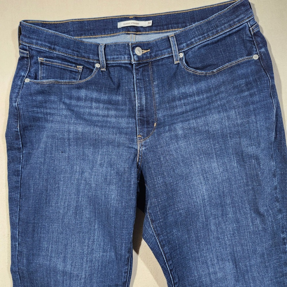 Levis Classic Straight Jeans Womens 33 16M Dark Wash Denim 39250-0050 Blue Fall